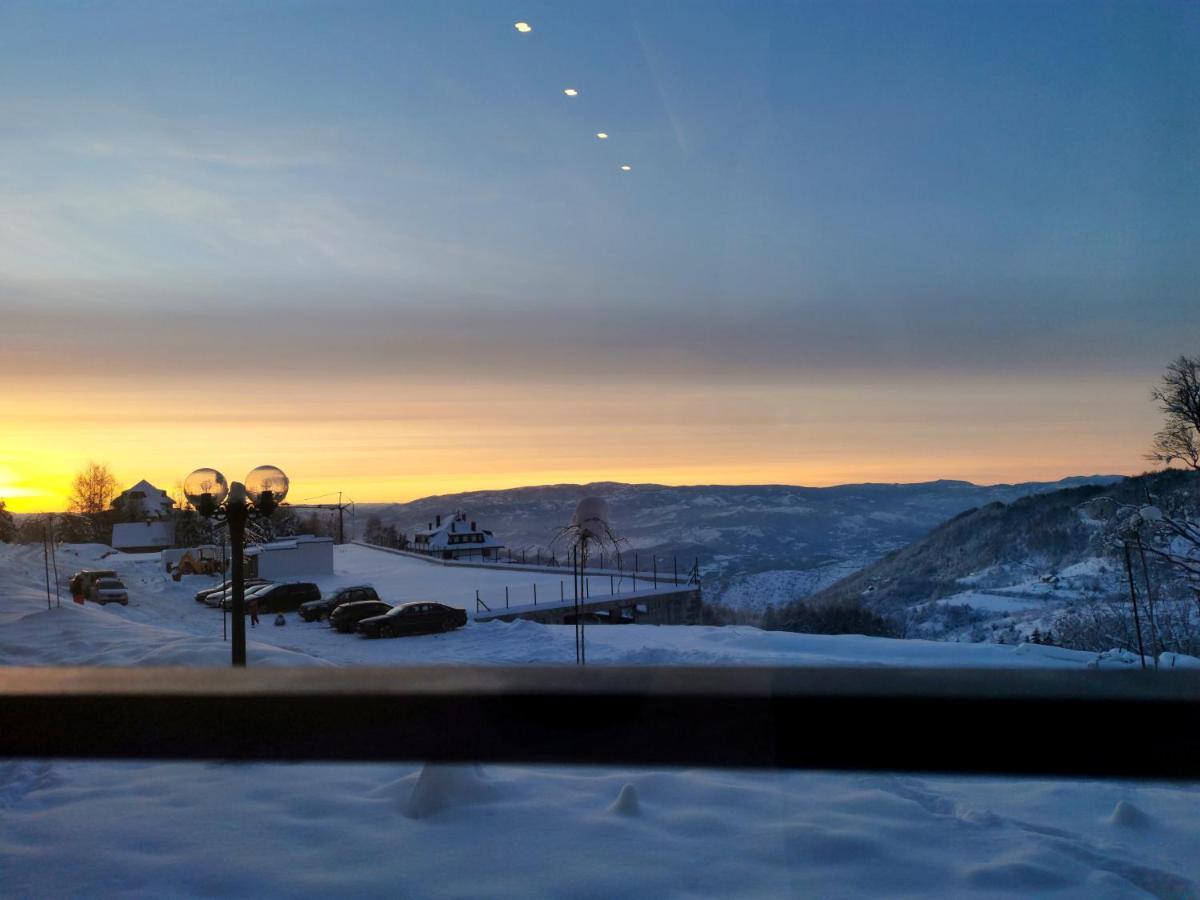 Golden Sky - Milmari Resort & Spa Kopaonik Exterior photo